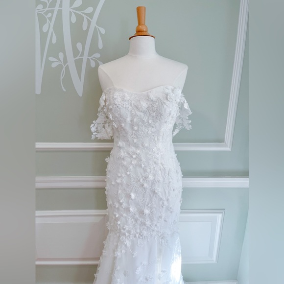 Anne Barge Blue Willow Flutter Wedding Gown - Picture 4 of 6